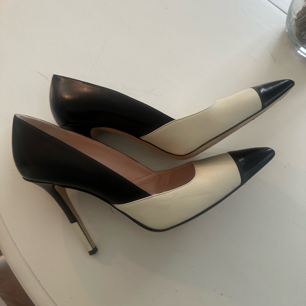 Kate Spade ♠️ Black and White High Heels SIZE 10